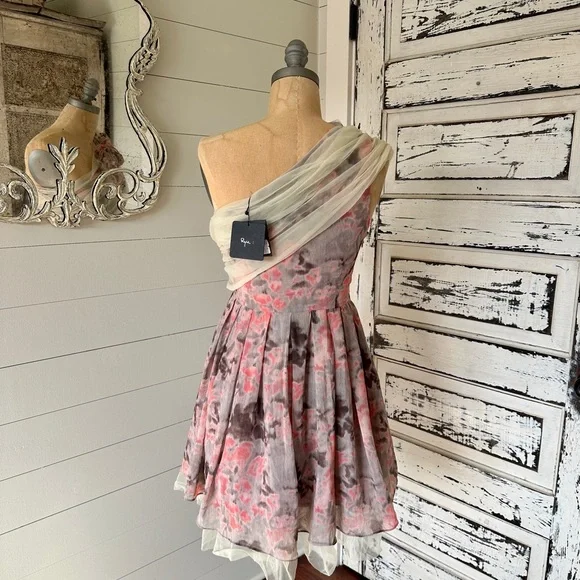 Floral mini dress by ryu - Picture 5 of 6